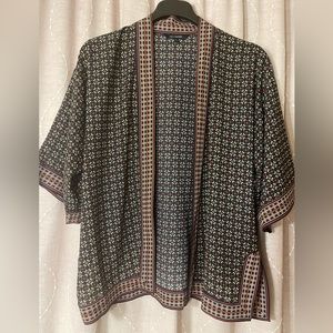 When you’re confident and you have this beautiful  blouse on sky is the limit